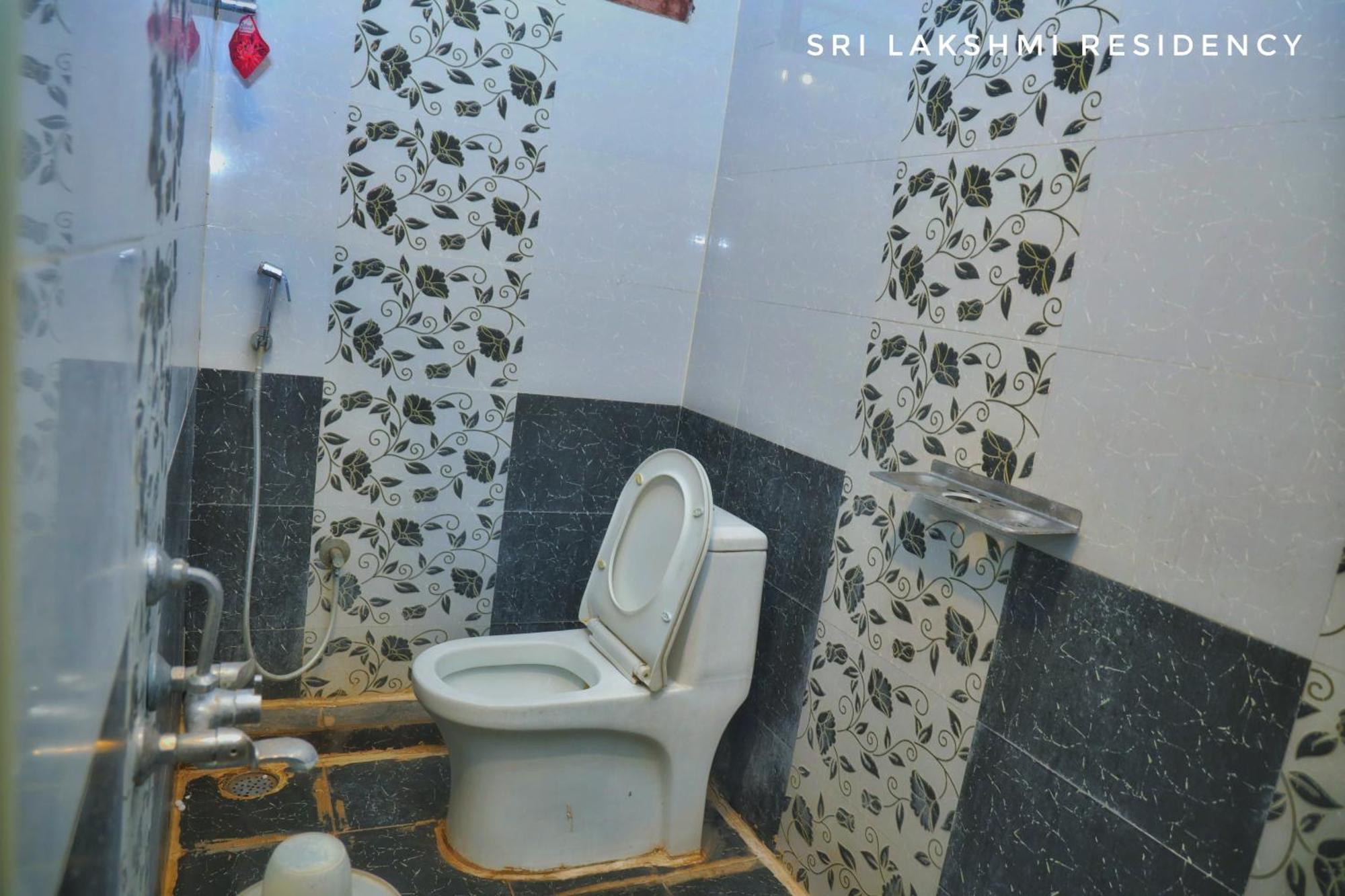 Sri Lakshmi Residency Hotel Tirupati Exterior foto